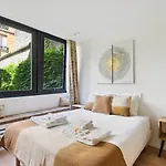 314 Monnier - Superb In * Paris