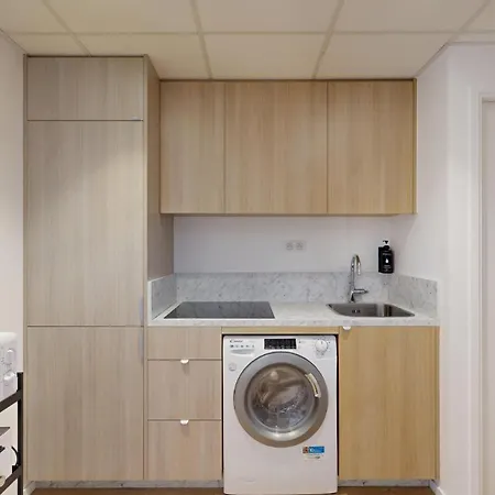 314 Monnier - Superb In Paris